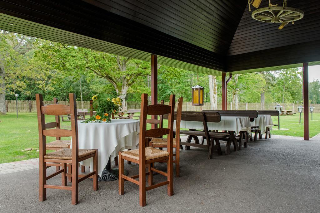 Viesu Nams Vecmuiza Hotel Tūja Екстериор снимка