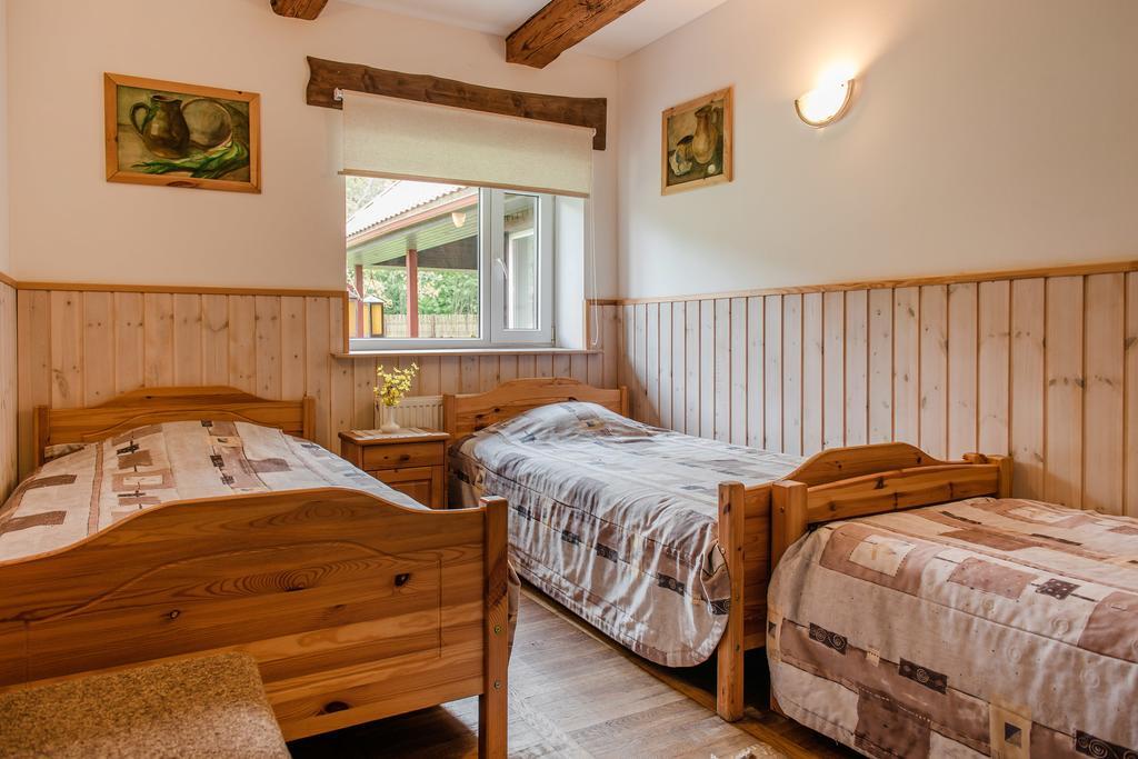 Viesu Nams Vecmuiza Hotel Tūja Екстериор снимка