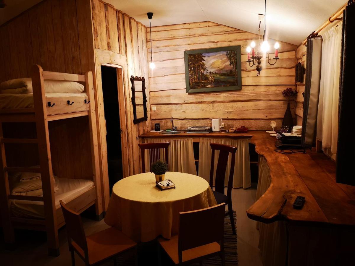 Viesu Nams Vecmuiza Hotel Tūja Екстериор снимка
